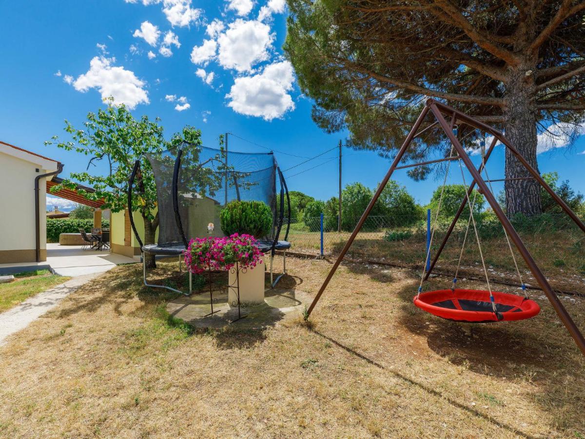 PUY Holiday Home Laura By Interhome מראה חיצוני תמונה